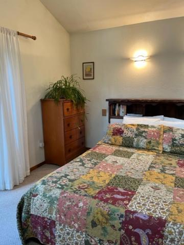 Bed and Breakfast Backyard Garden Oasis Middletown Экстерьер фото